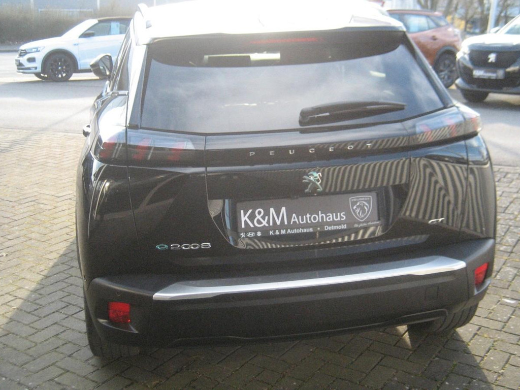 Peugeot e-2008