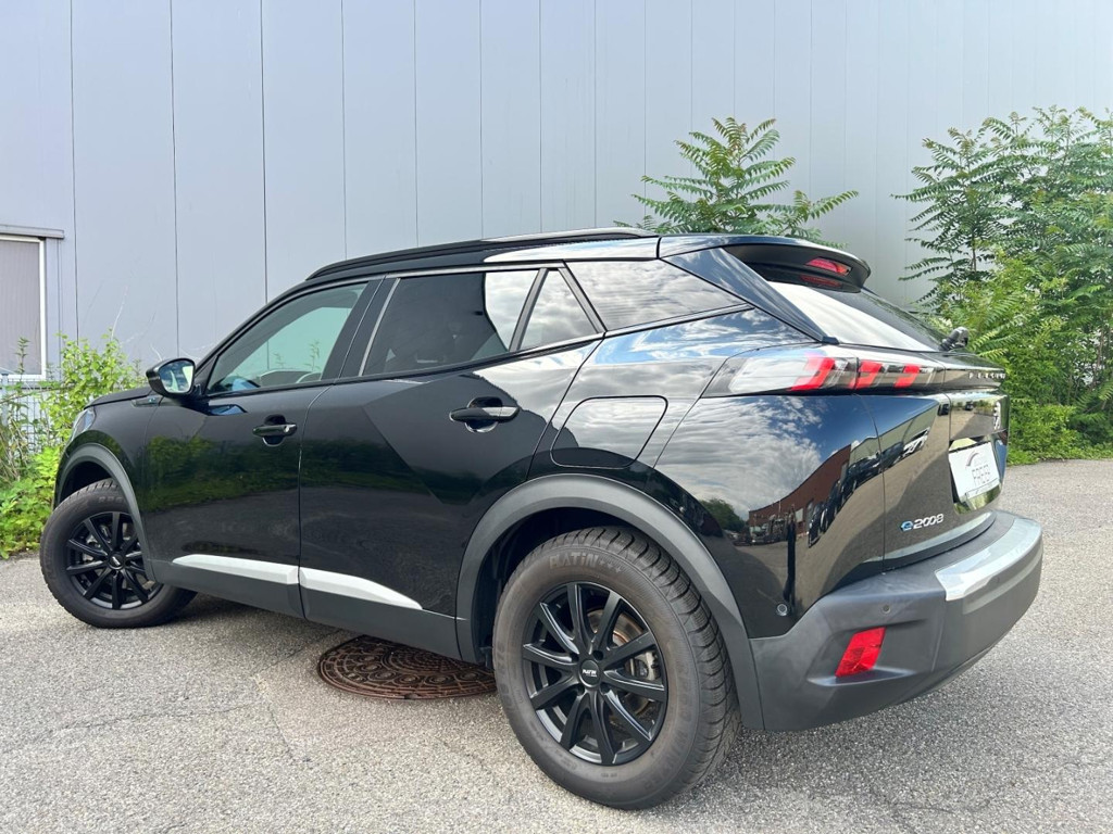 Peugeot e-2008