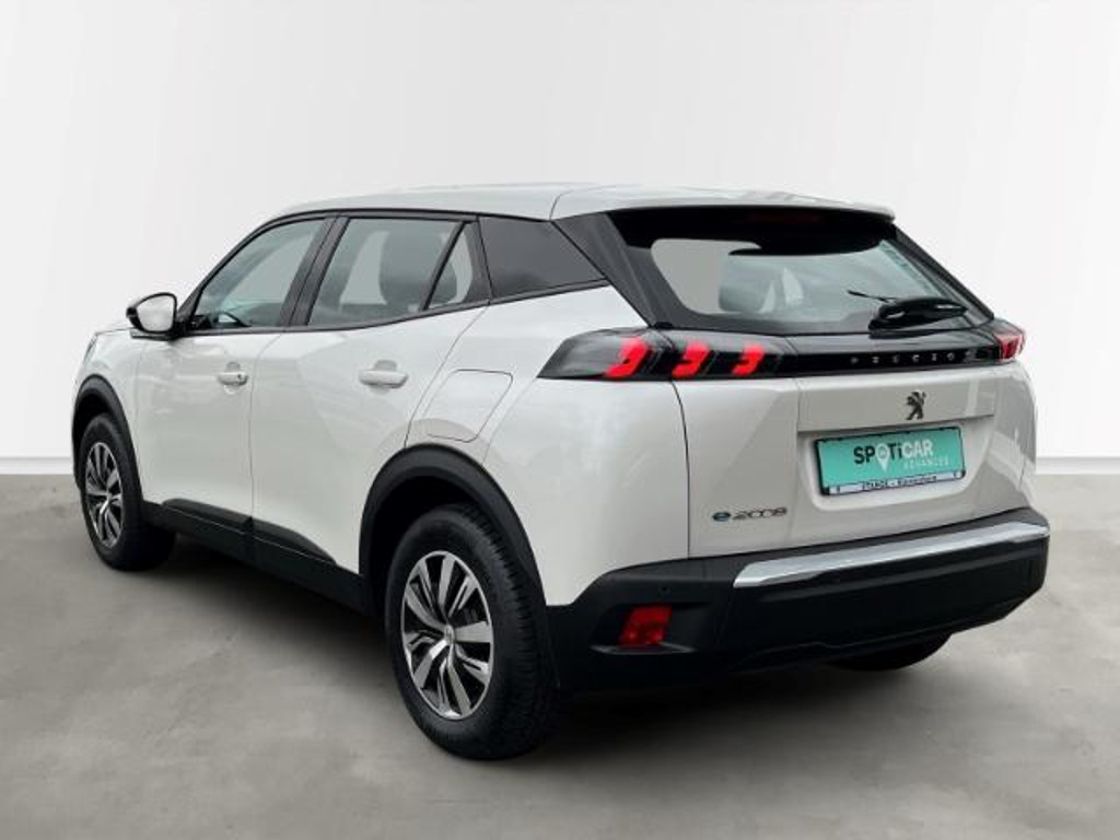 Peugeot e-2008