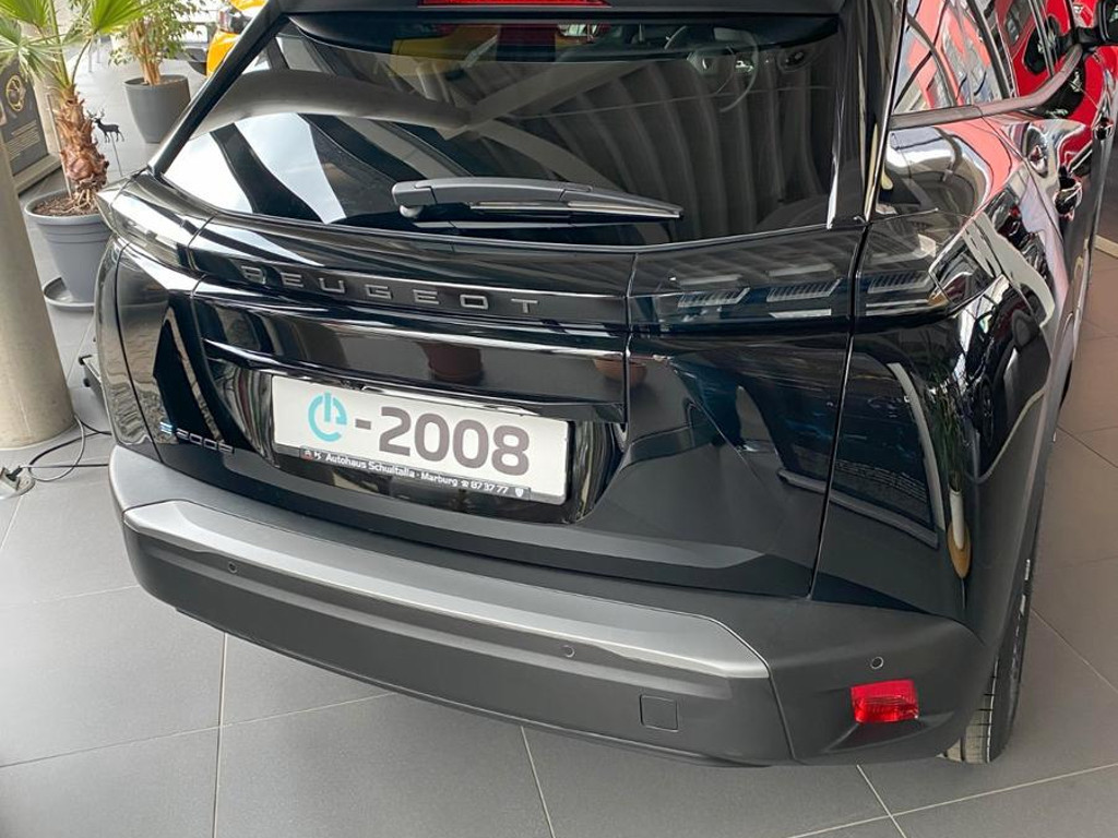 Peugeot e-2008