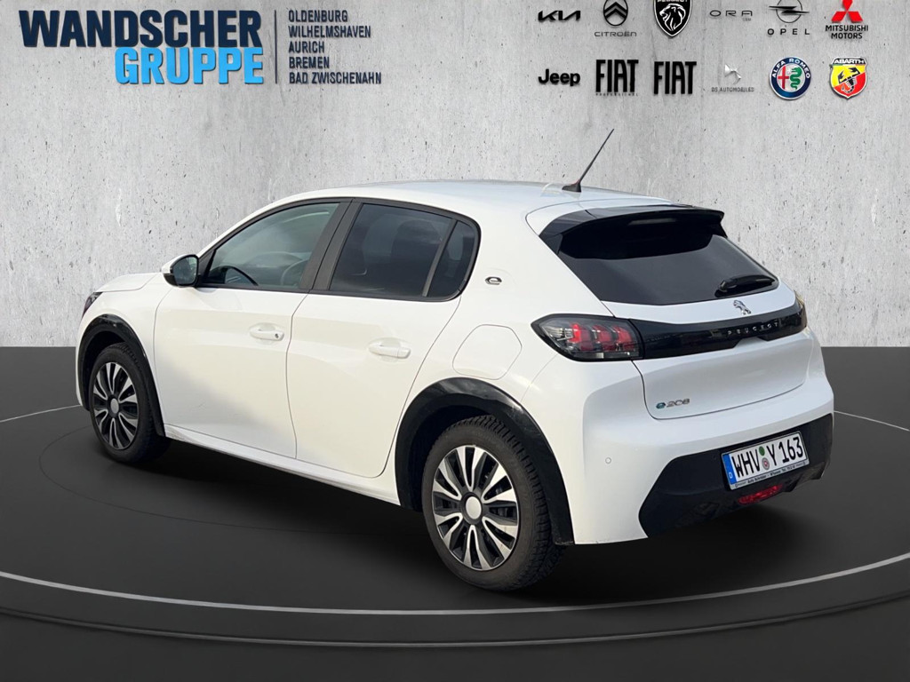 Peugeot e-208