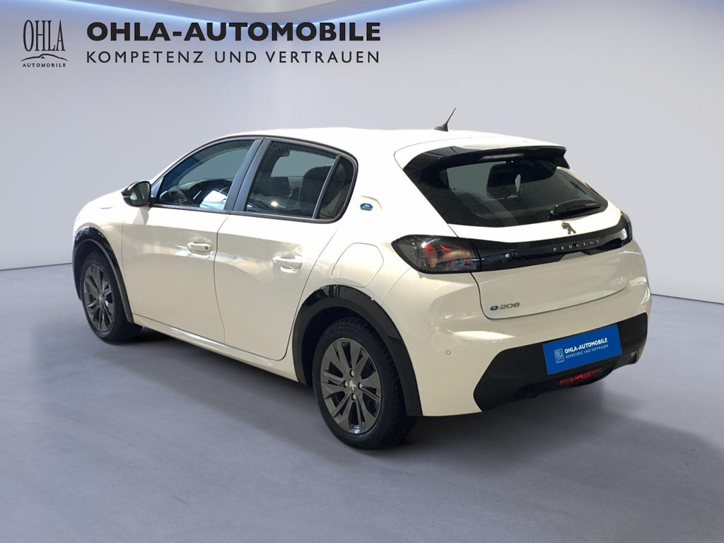 Peugeot e-208