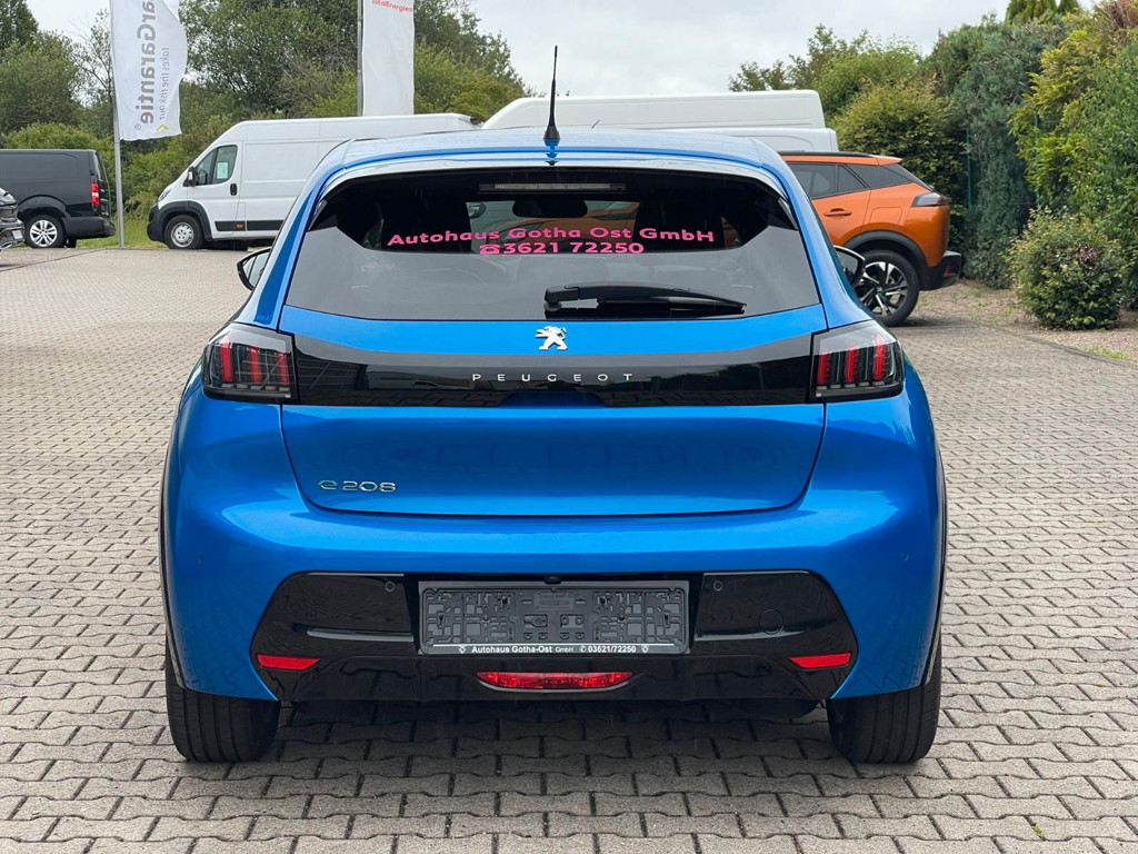 Peugeot e-208