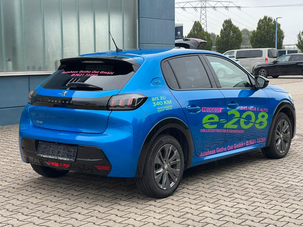 Peugeot e-208