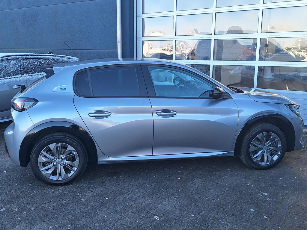 Peugeot e-208