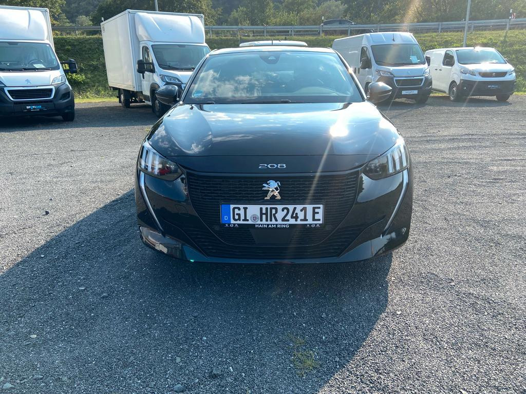 Peugeot e-208