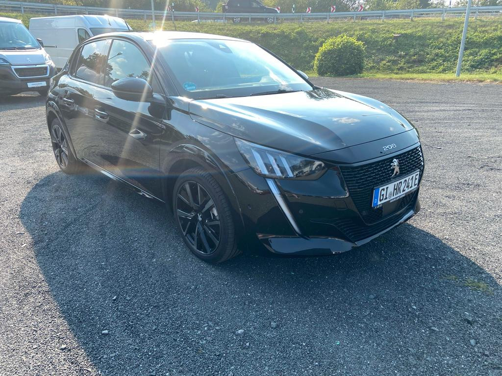Peugeot e-208