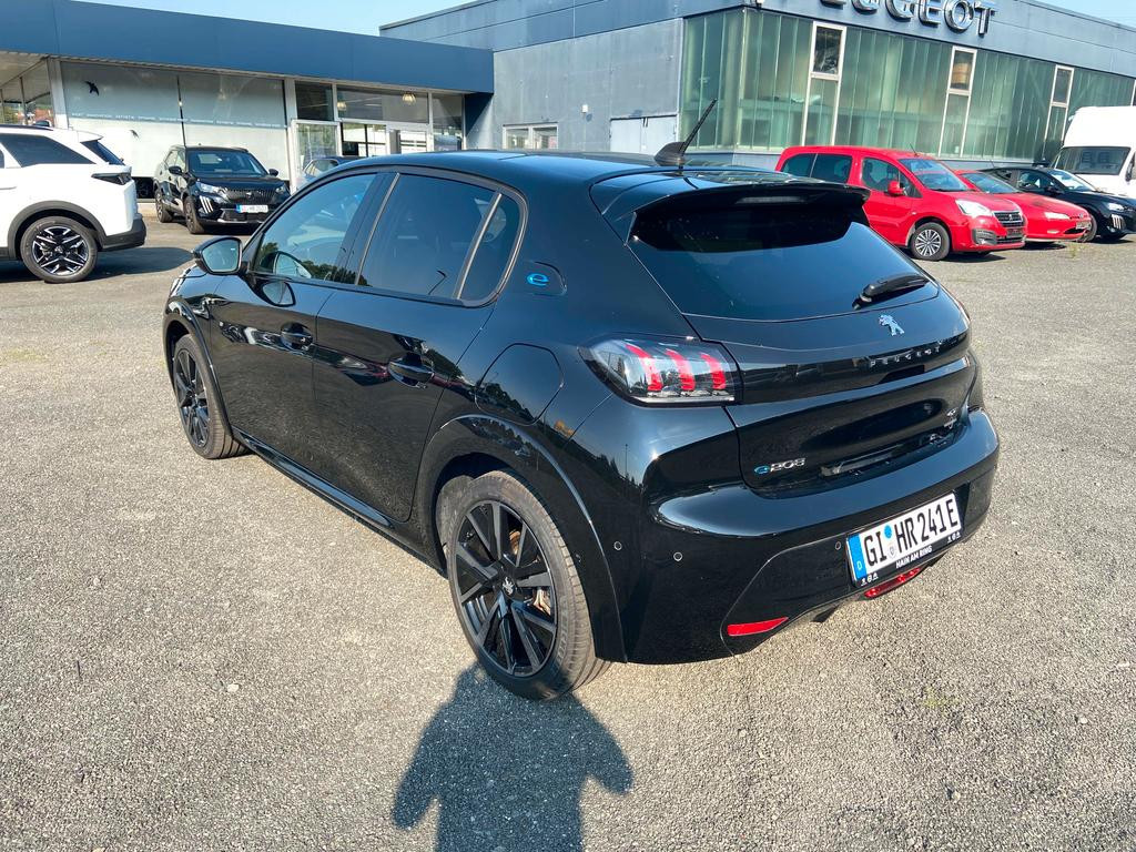 Peugeot e-208