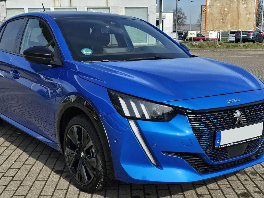 Peugeot e-208