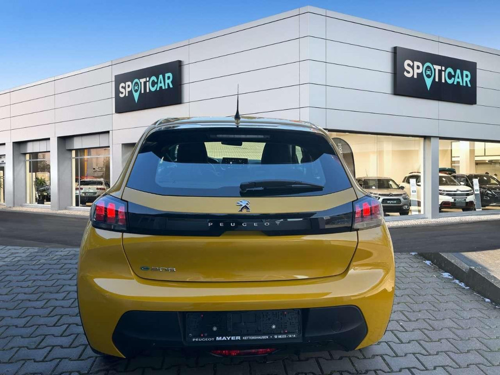Peugeot e-208