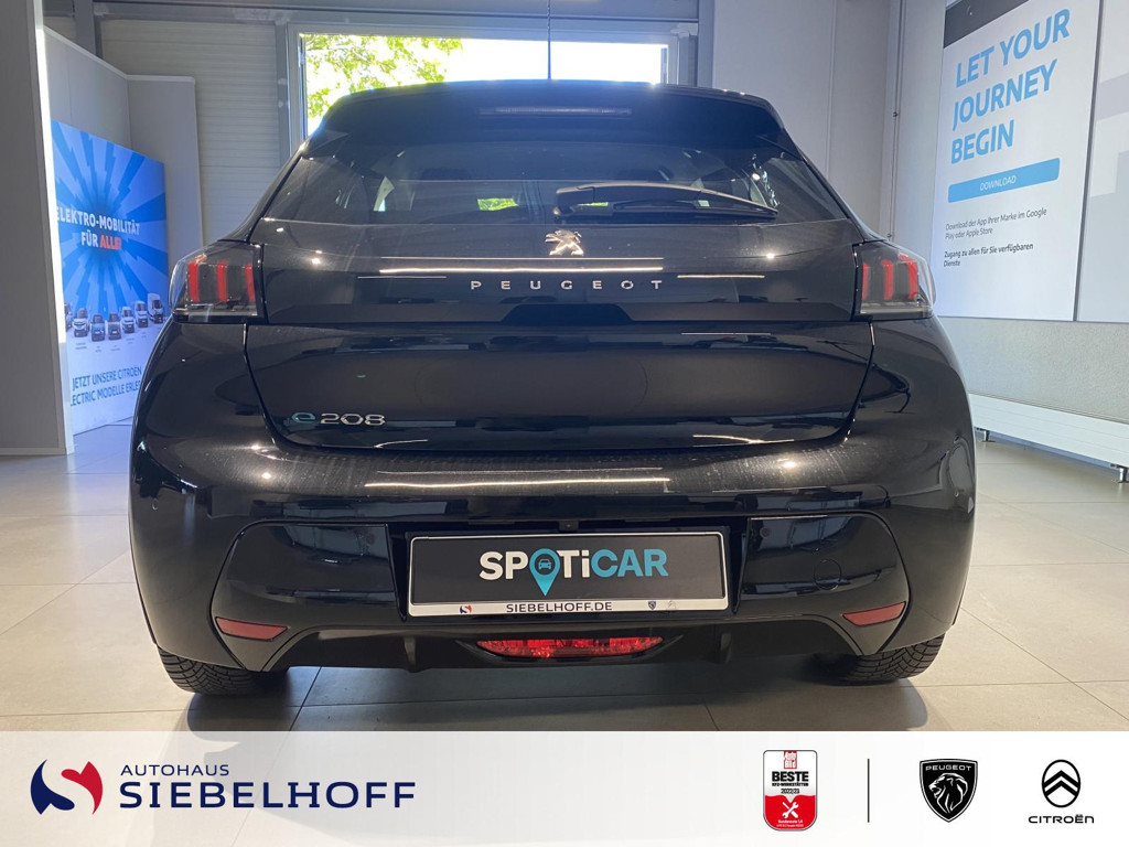 Peugeot e-208
