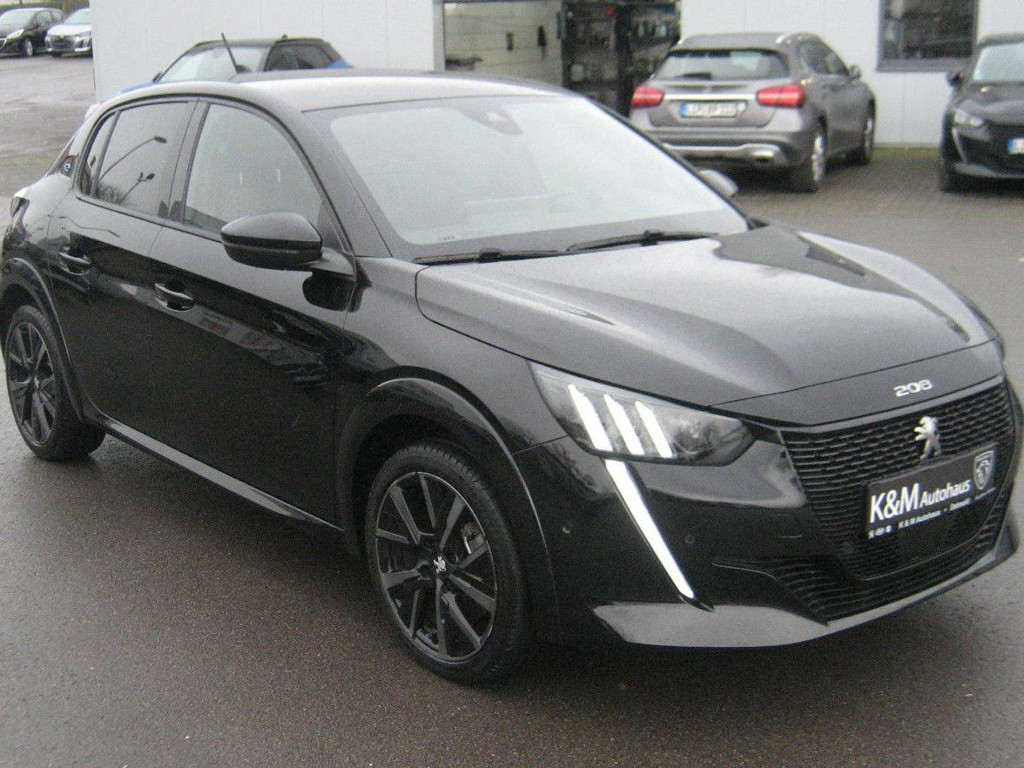 Peugeot e-208