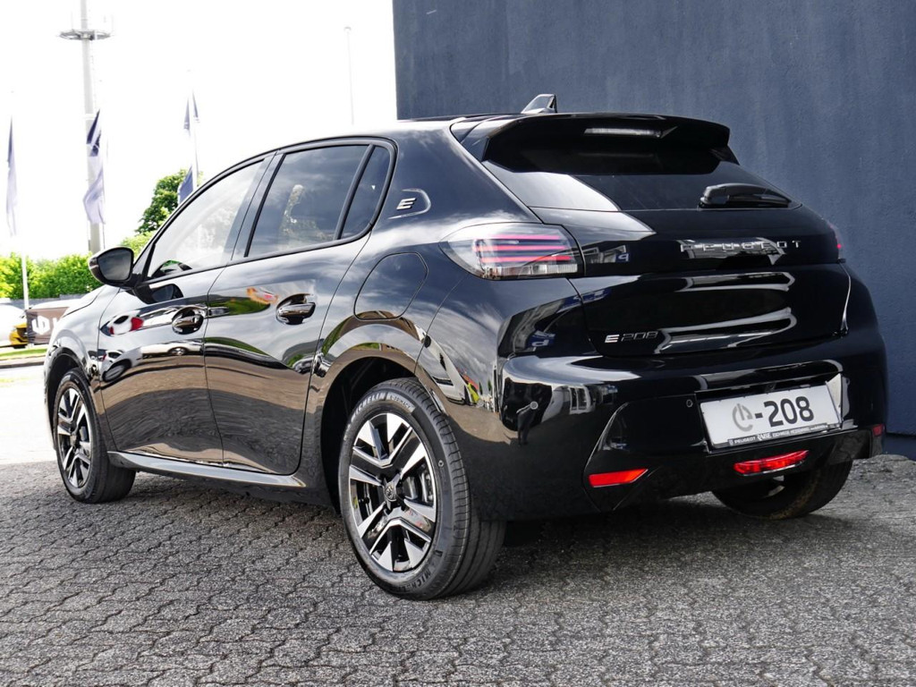 Peugeot e-208