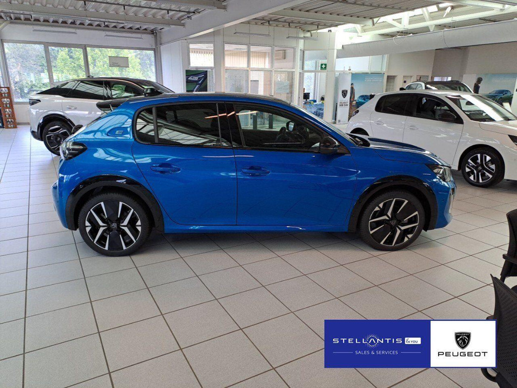 Peugeot e-208