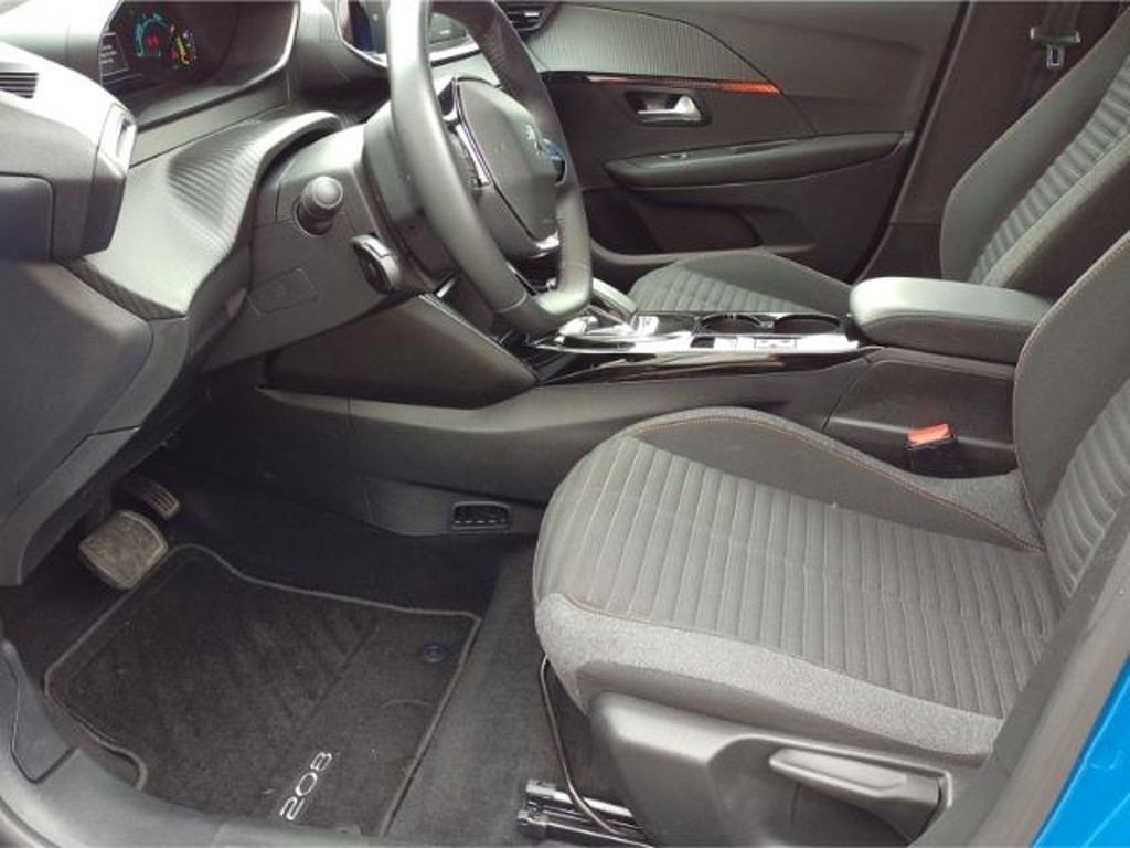 Peugeot e-208