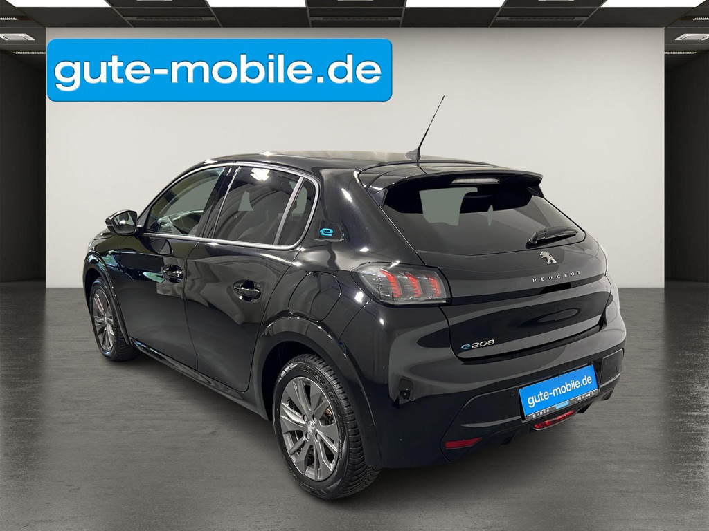 Peugeot e-208