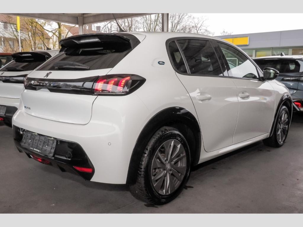 Peugeot e-208