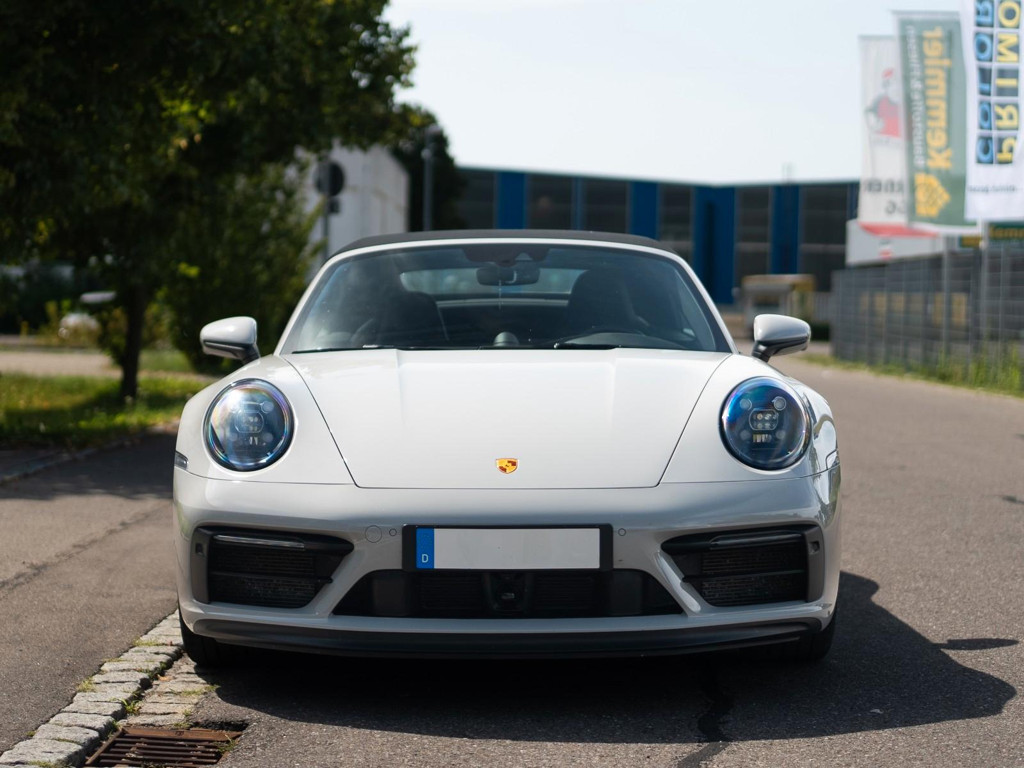 Porsche 992