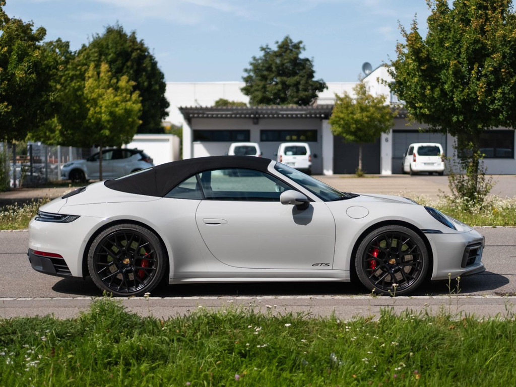 Porsche 992