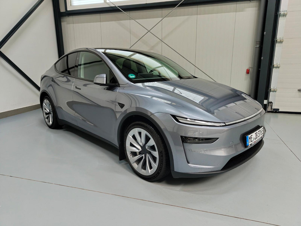 Tesla Model Y 2025 Elektrisch