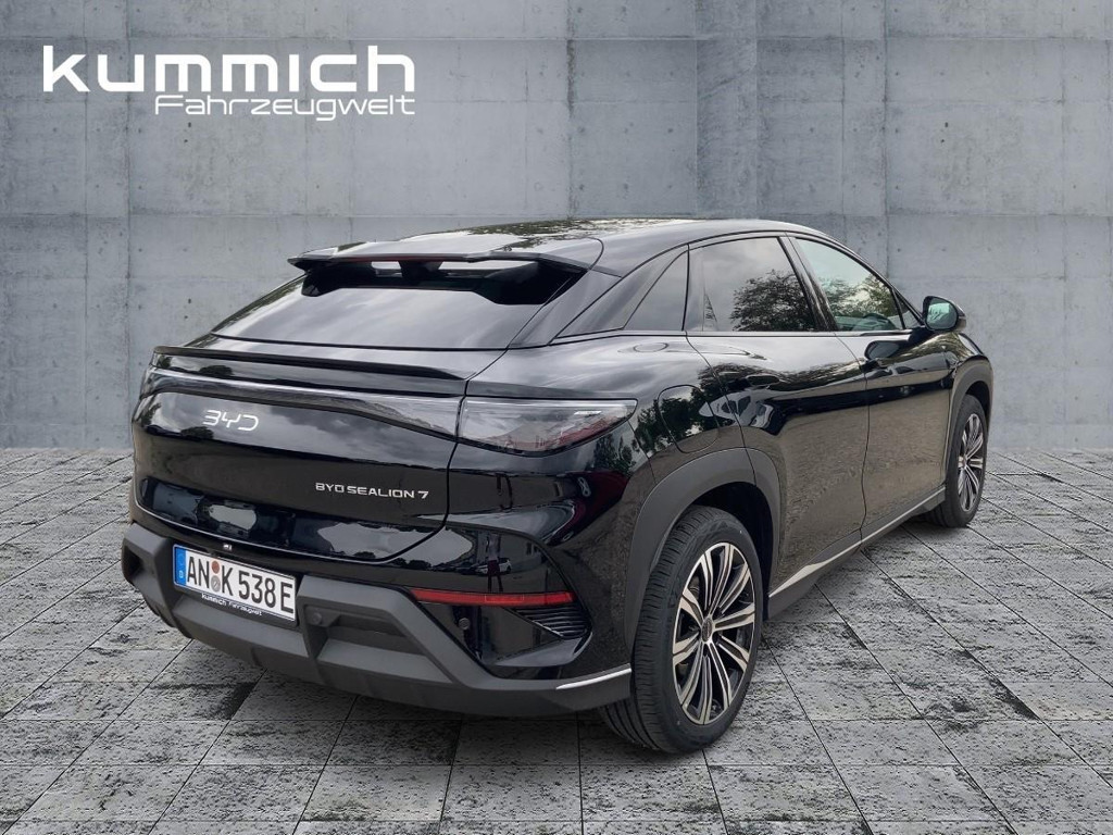 BYD Sealion 7