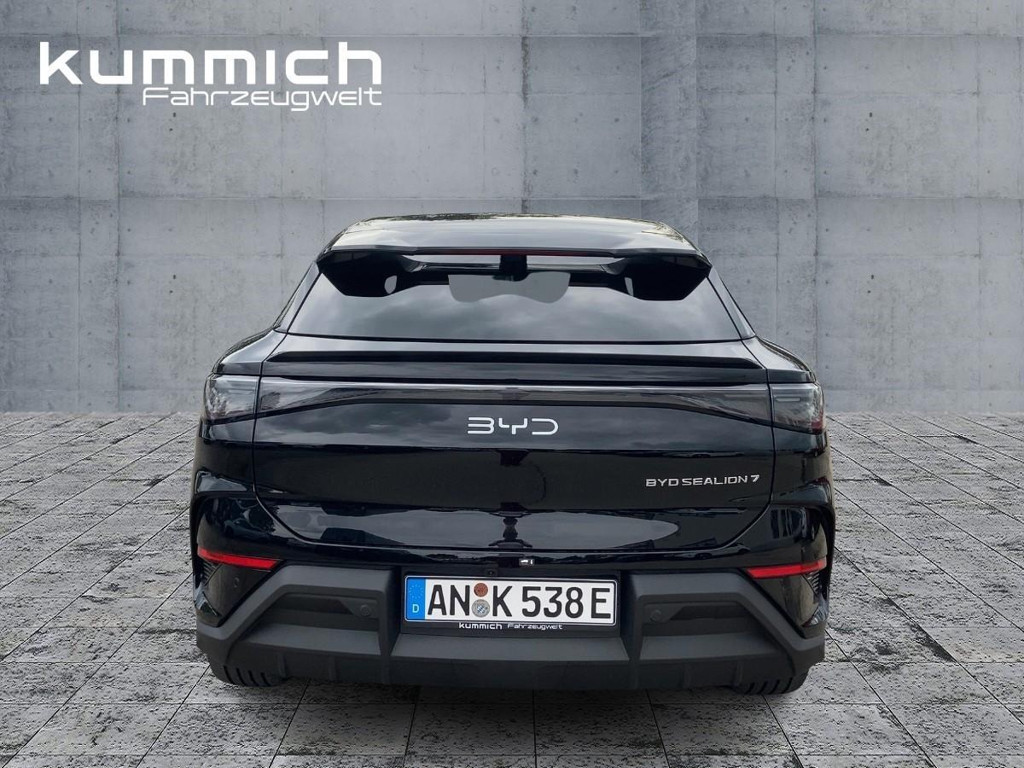 BYD Sealion 7