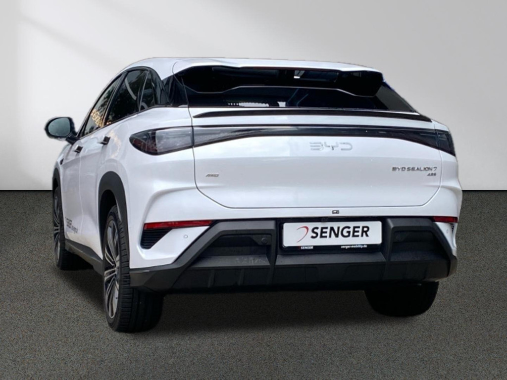BYD Sealion 7