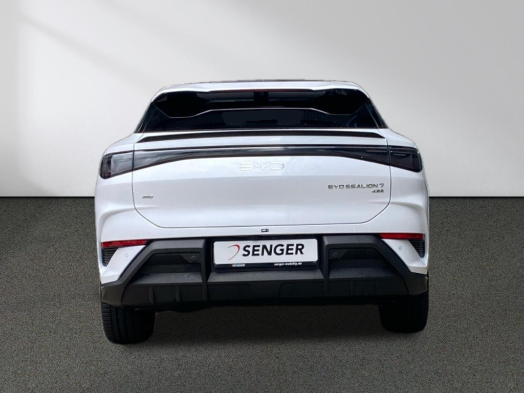 BYD Sealion 7