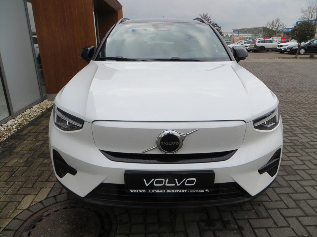 Volvo EX40