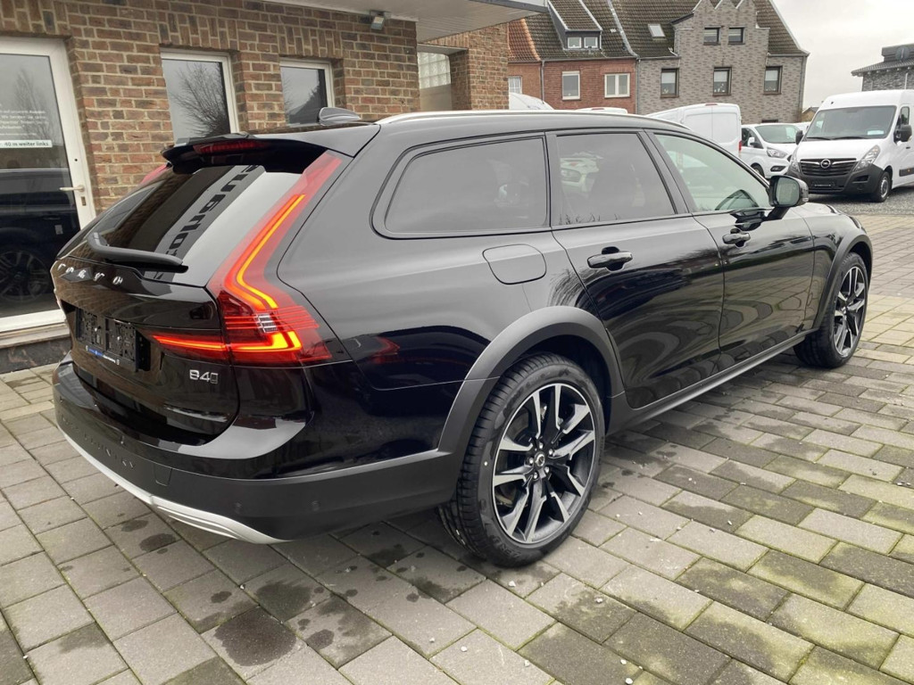 Volvo V90 Cross Country