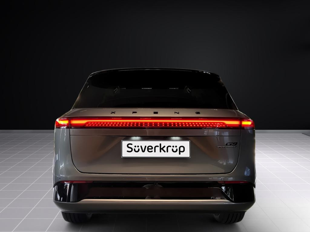Xpeng G9