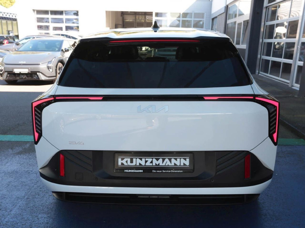 Kia EV4