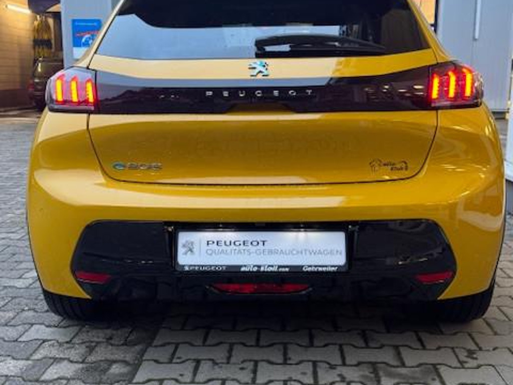 Peugeot e-208