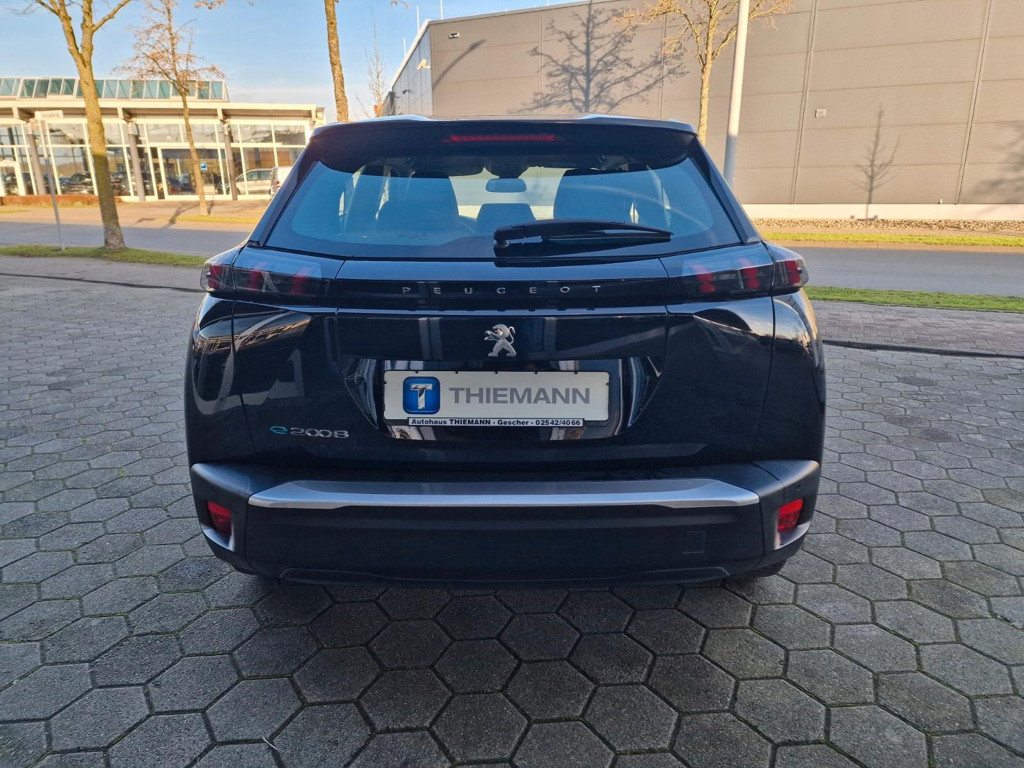 Peugeot e-2008