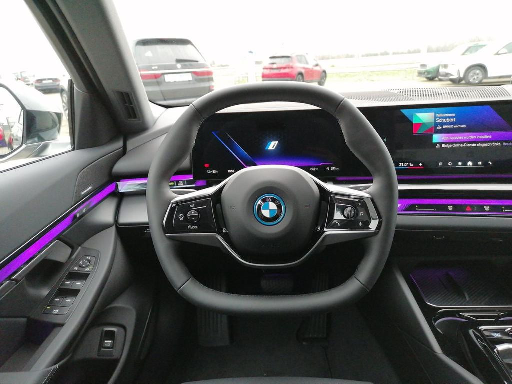 BMW i5