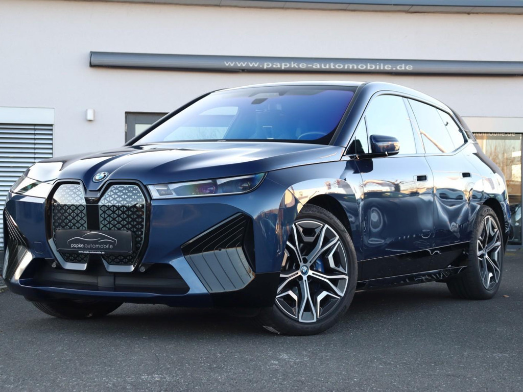 BMW iX