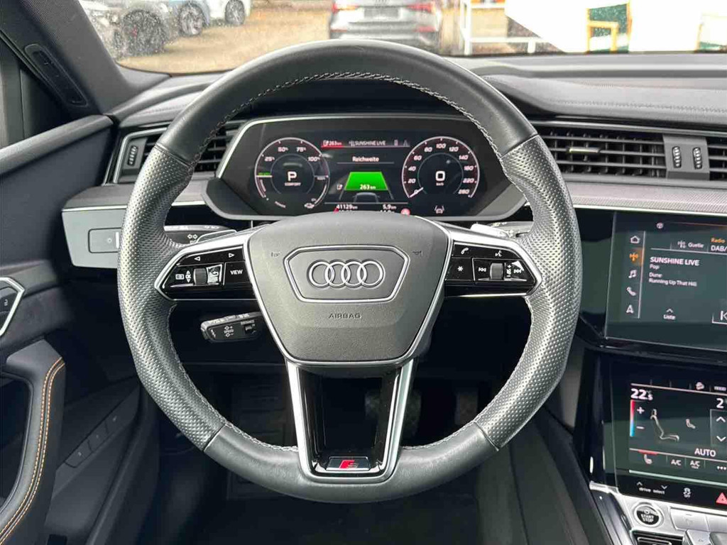 Audi e-tron