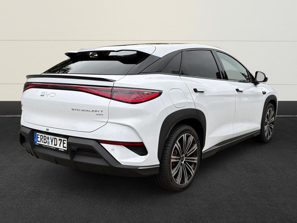 BYD Sealion 7