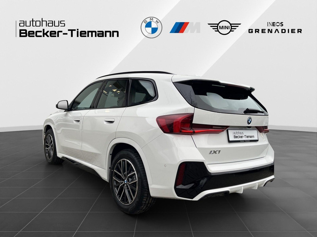 BMW iX1