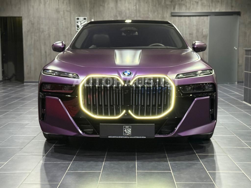 BMW i7