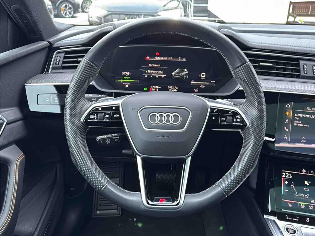 Audi e-tron