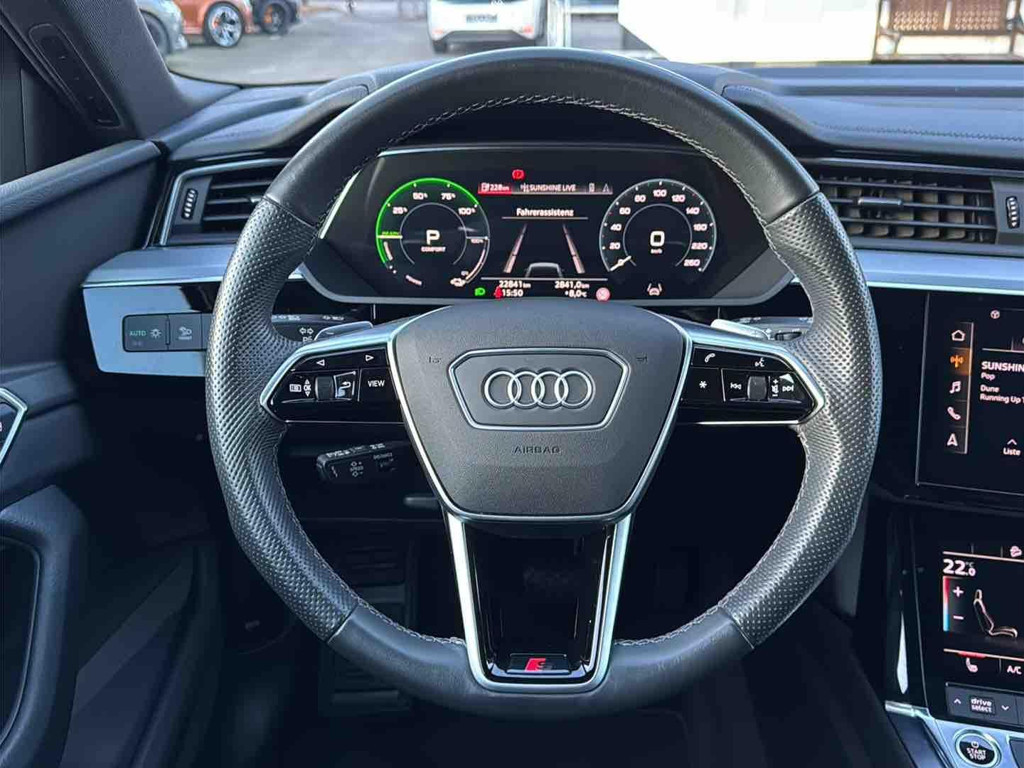 Audi e-tron