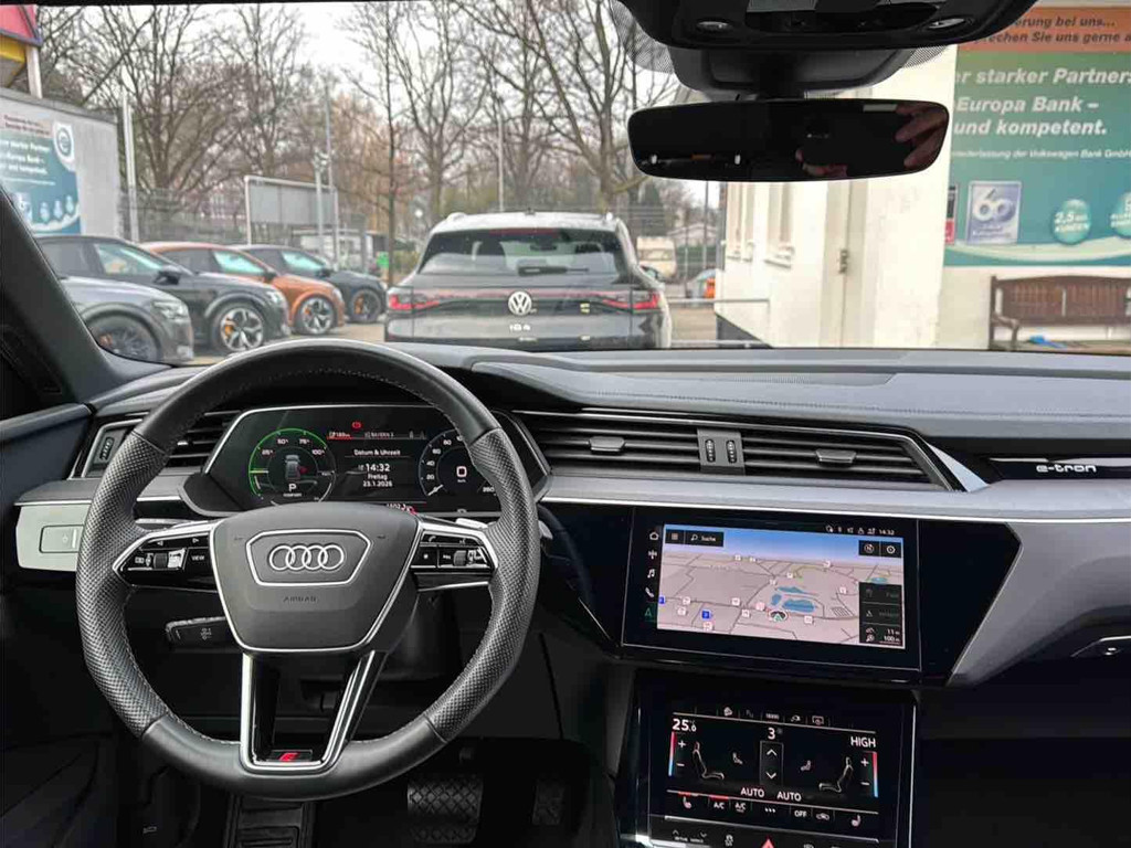 Audi e-tron