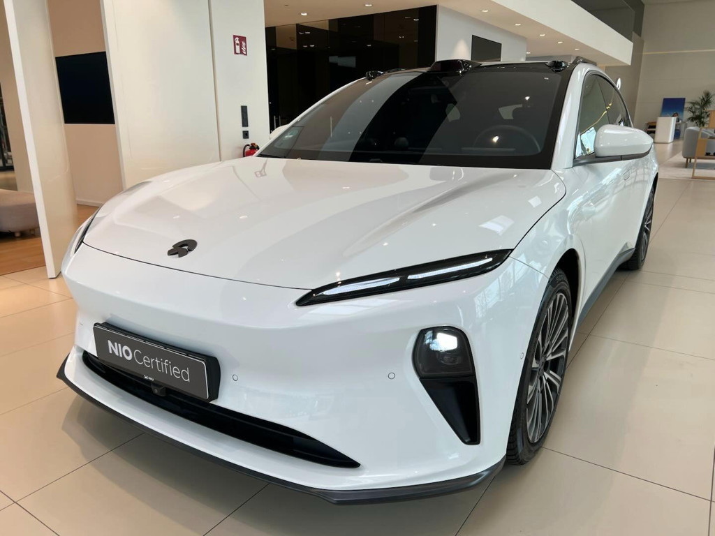 NIO ET5