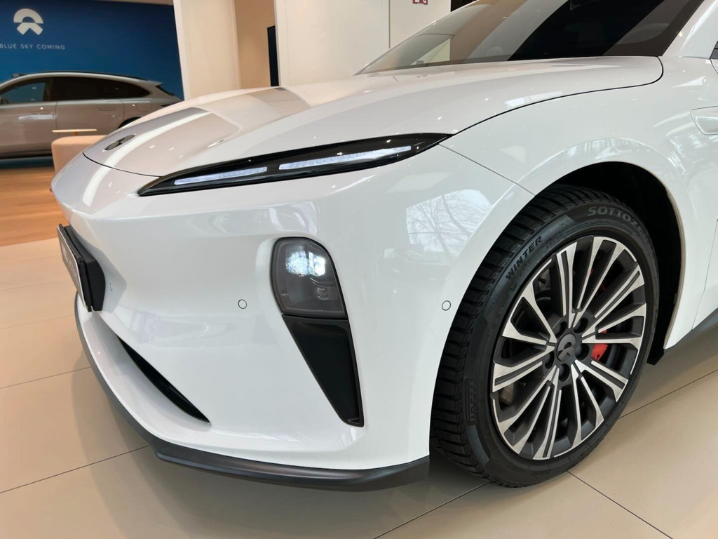 NIO ET5