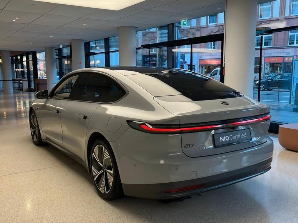 NIO ET7
