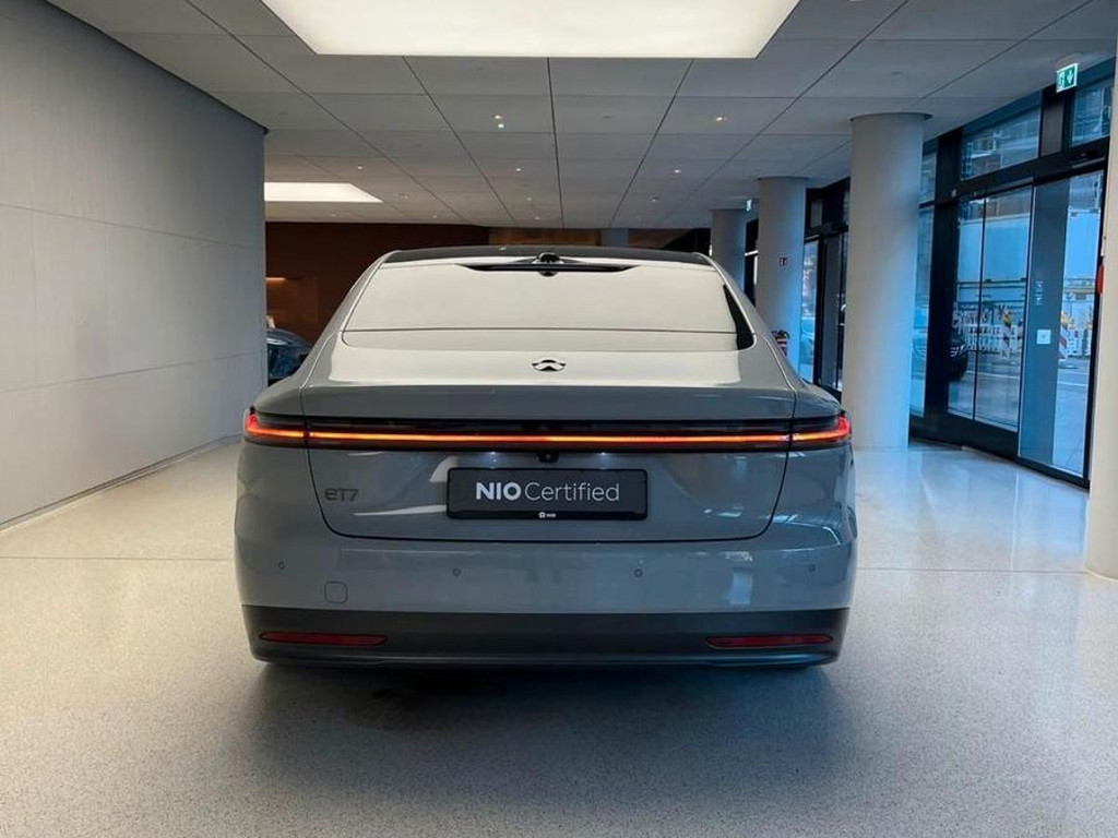 NIO ET7