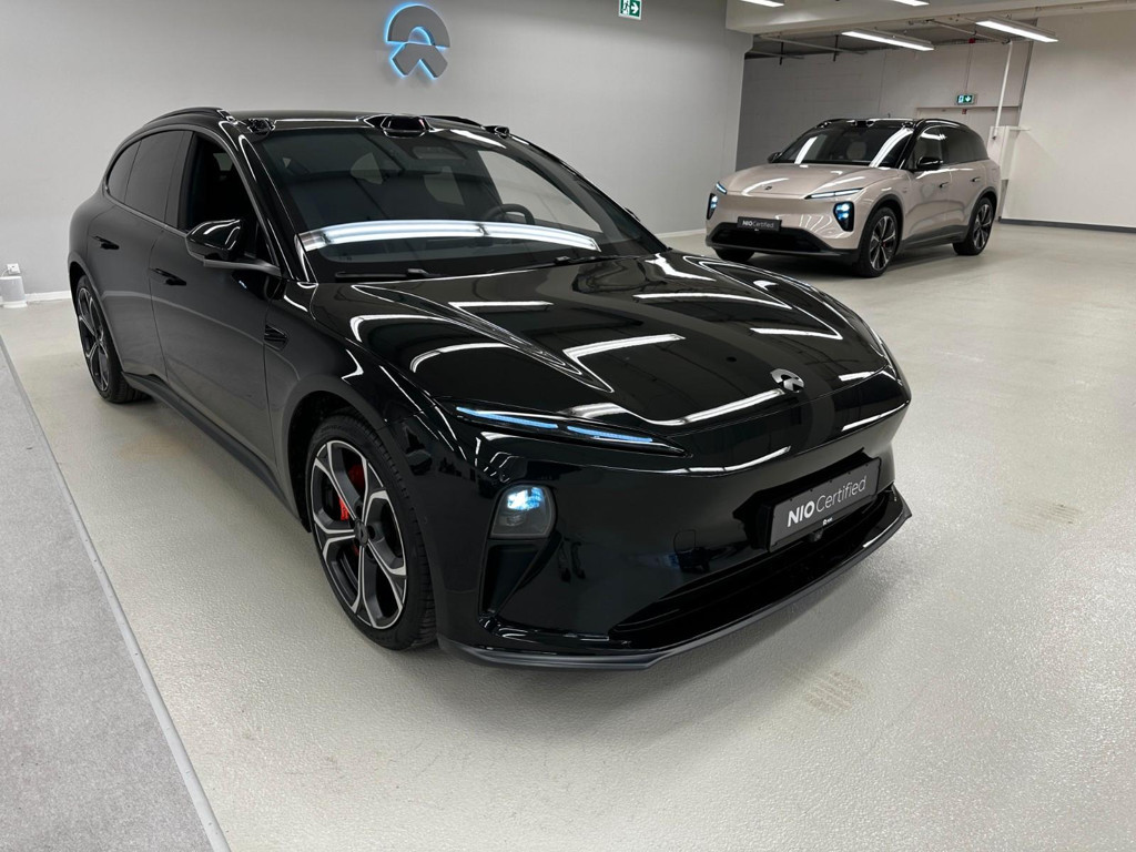 NIO ET5