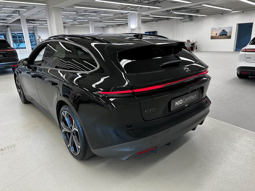 NIO ET5