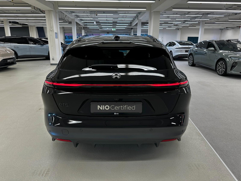 NIO ET5
